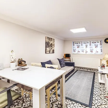 Stylish And Cozy In Beyoglu اسطنبول