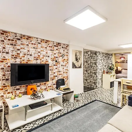 Stylish And Cozy In Beyoglu شقة *